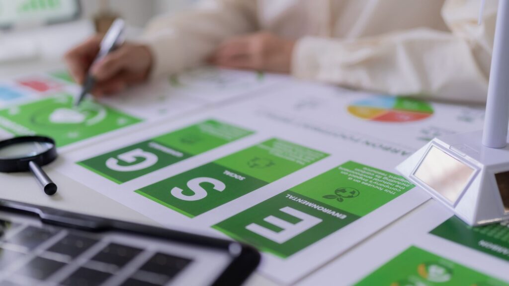 現在のトレンドと必要な資格とは